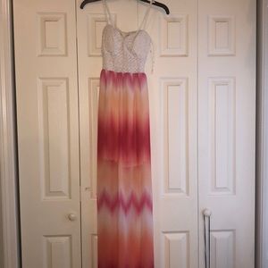 Spaghetti strap sundress with key hole back